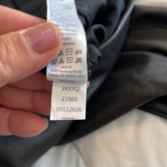 SPANX Faux Leather Legging - Black- Size large - Picture 7 of 7